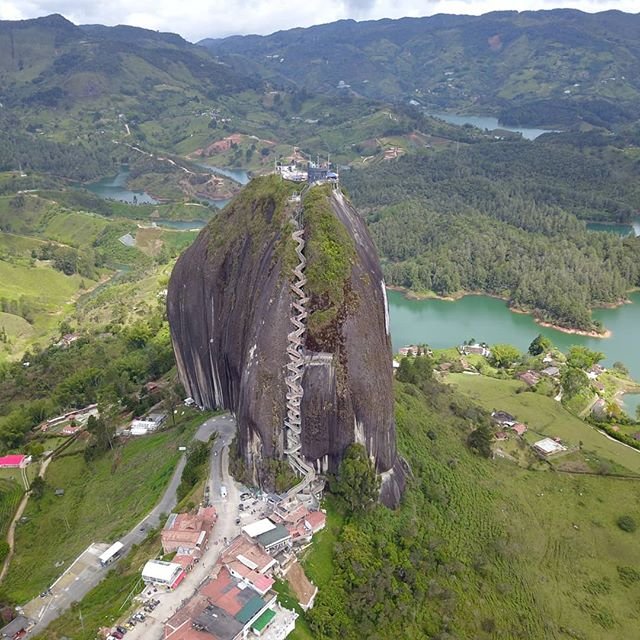La piedra del Peñol