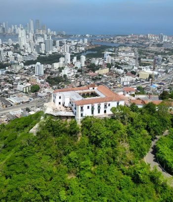 Vista aérea del cerro de la Popa en Cartagena