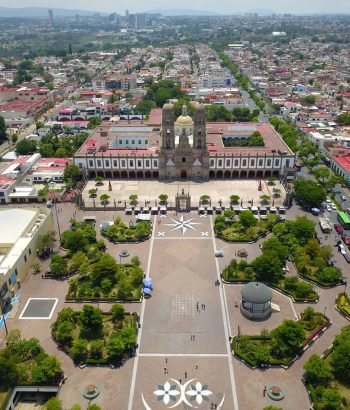 Volando sobre el centro de Zapopan