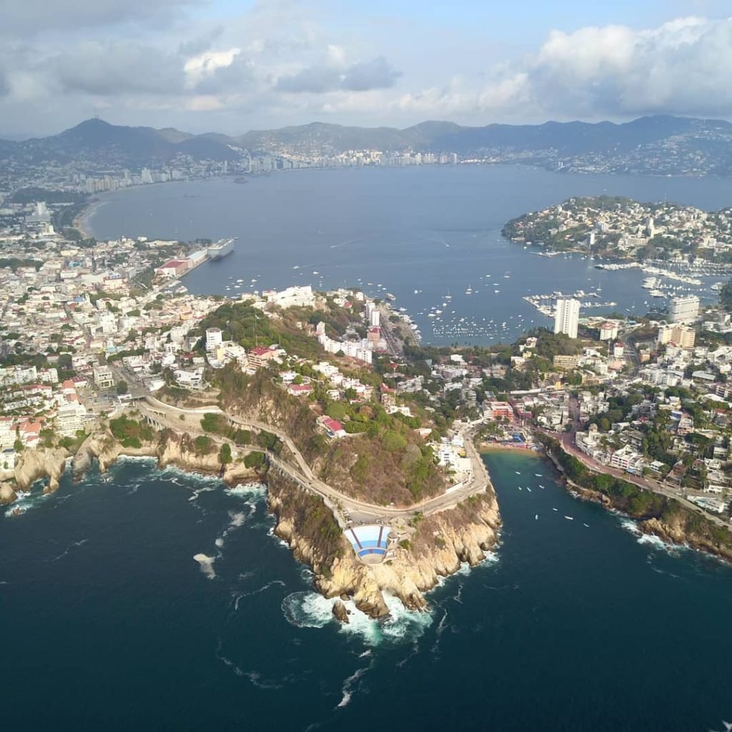 Acapulco volando desde sinfonía del mar 