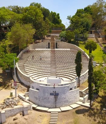 Vista del auditorio dentro del parque mirador Huentitán, en Guadalajara