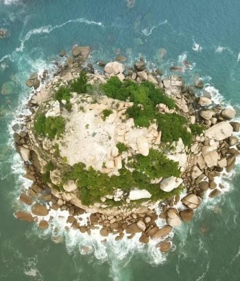 Vista cenital de el morro en la bahía de Acapulco
