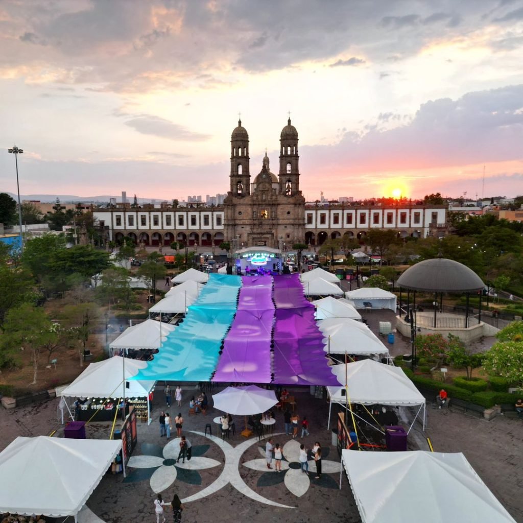 Puesta de sol en el centro de Zapopan