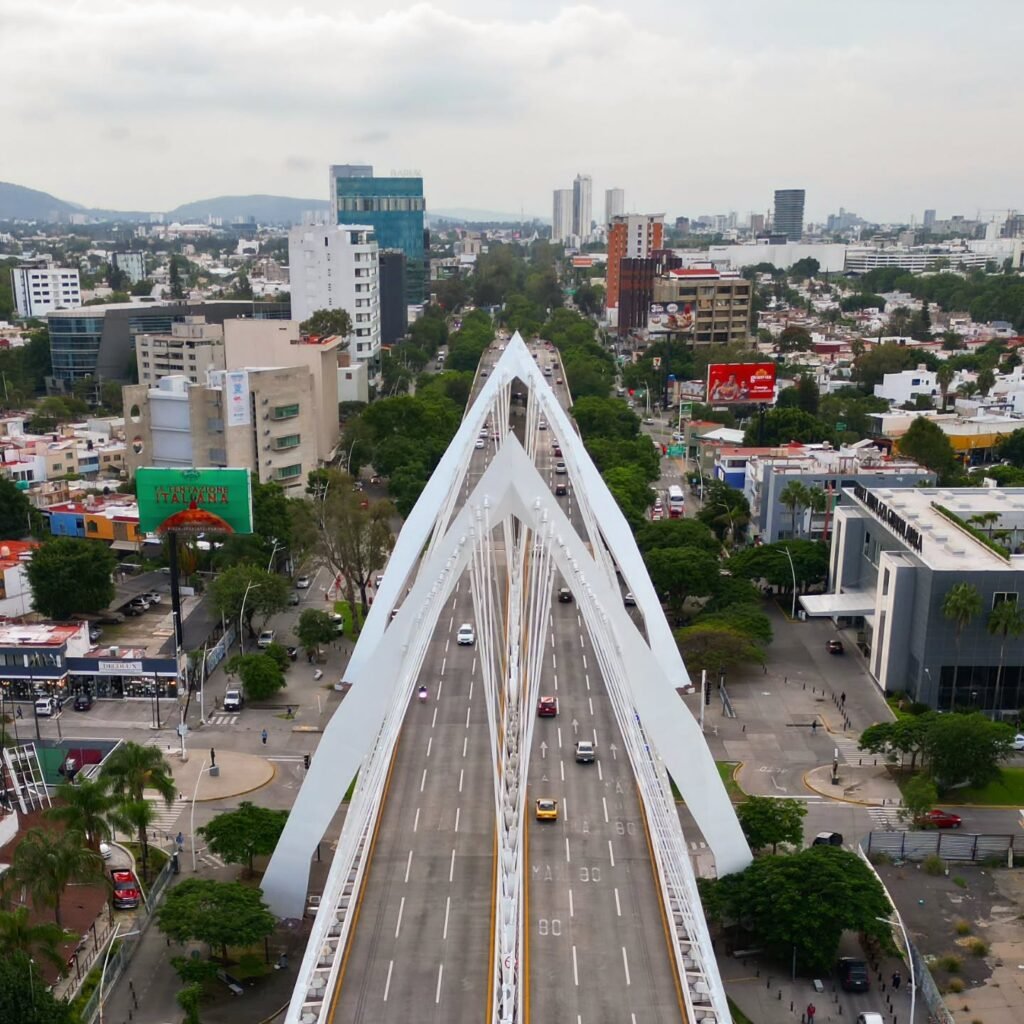 Volando sobre el puente Matute Remus #guadalajara #jalisco #dronephotography #drone #dronelife