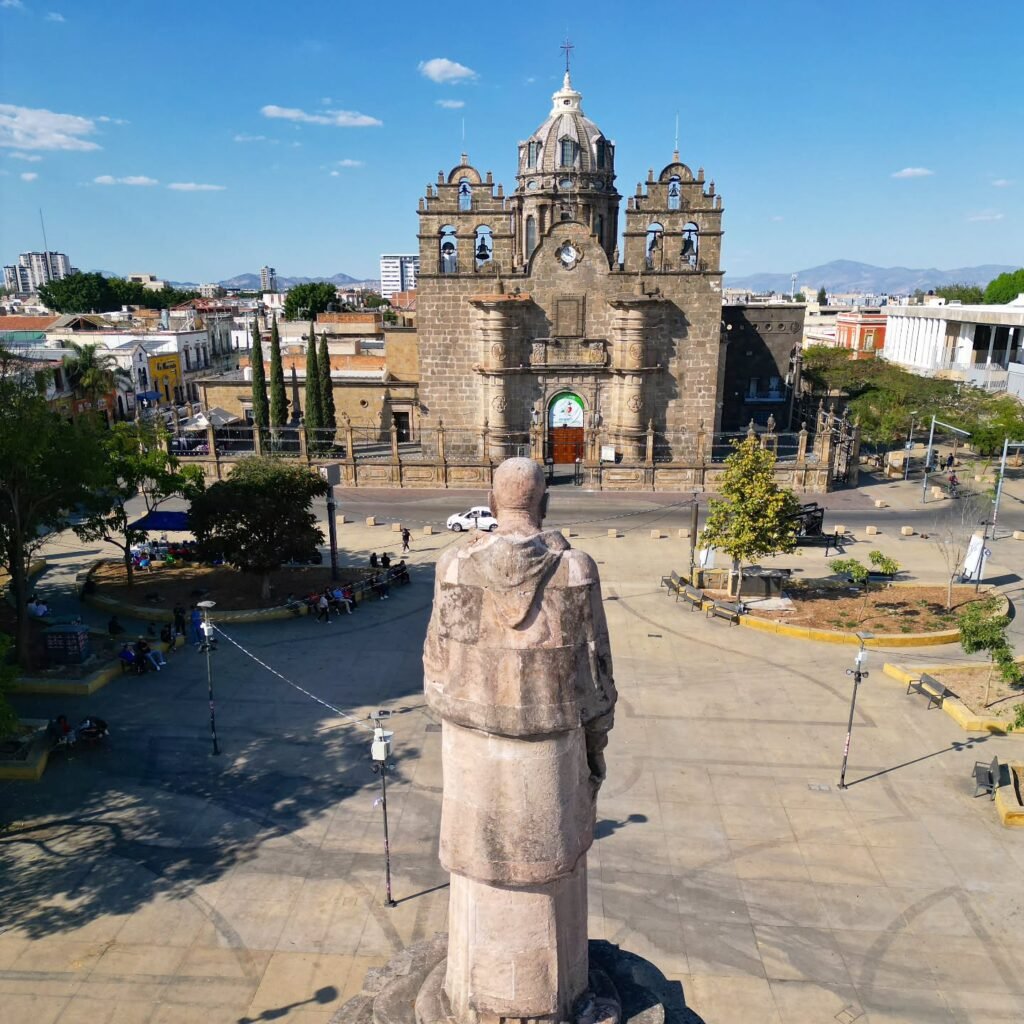 Foto del jardín de santuario en el centro de Guadalajara #drone #dronestagram #dronelife #jalisco