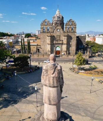 Foto del jardín de santuario en el centro de Guadalajara #drone #dronestagram #dronelife #jalisco