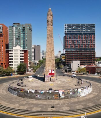 Glorieta de los Niños Héroes (también conocida como glorieta de las y los desaperecidos) #dronestagram #dronelife #drone