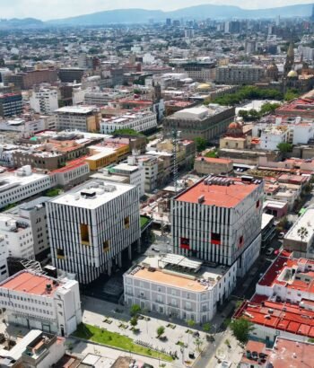 Guadalajara desde el Cielo: Donde la Innovación Abraza la Tradición