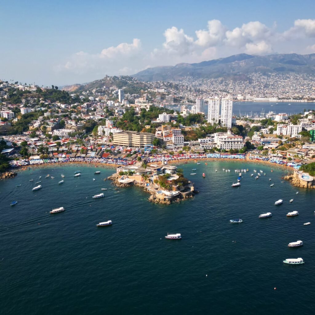 Descubriendo la Magia de Acapulco: Vistas Aéreas de Caleta y Caletilla