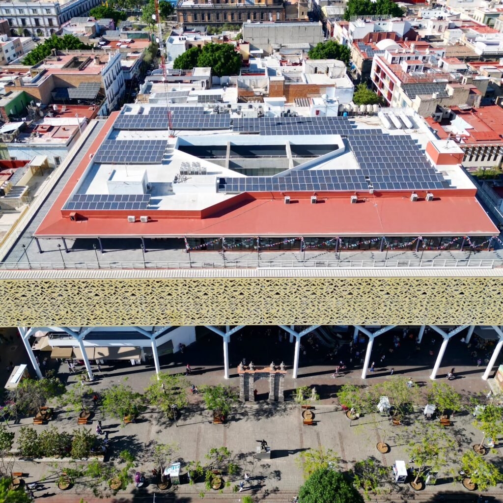 Mercado Corona: Guadalajara desde las alturas, entre tradición y energía solar
